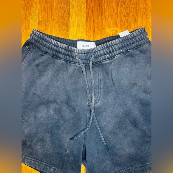 Hollister Black Flame Embroidered Sweat Shorts – Size M - Picture 2 of 7